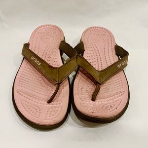 Crocs Footbed Women's Flip Flop Sandals Pink and Brown Size 9